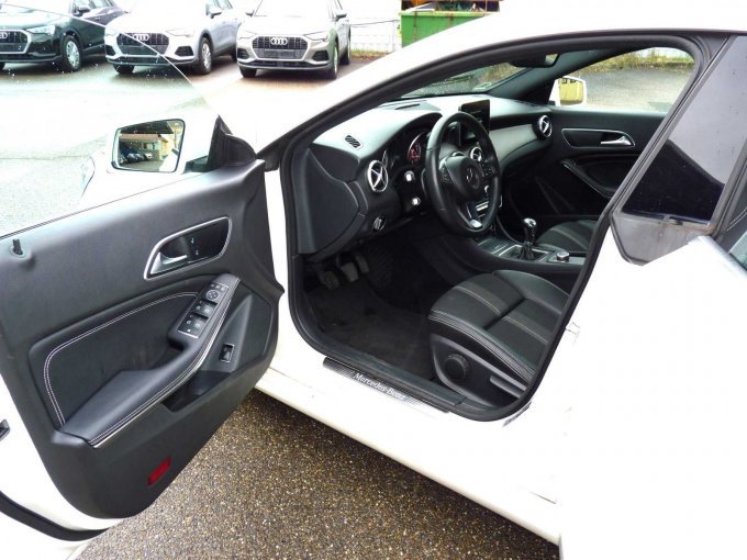 Details Fahrereinstieg