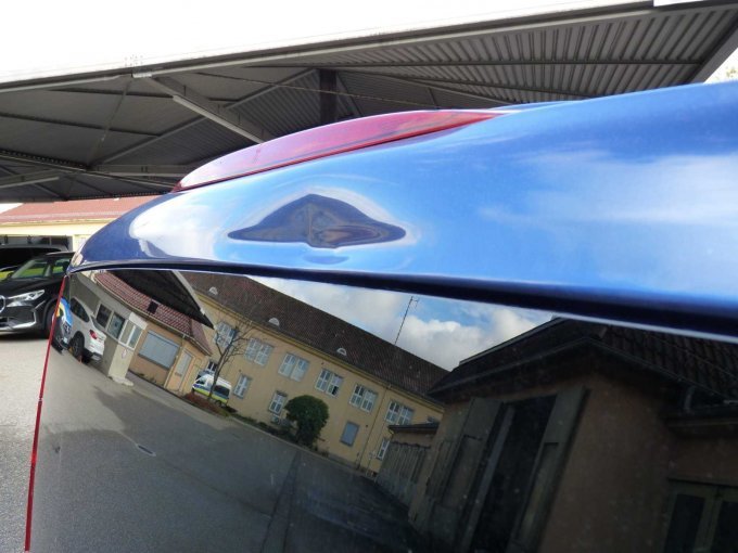 Delle Kofferdeckel oben