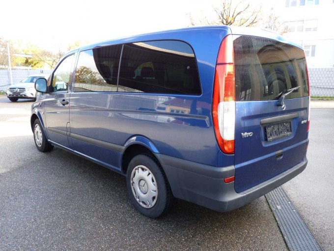 Ansicht von hinten schräg links