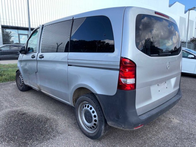 1 Mercedes-Benz MB Vito Tourer 116 CDI RWD kompakt Pro (639/2 447) *Unfallschaden* – foto 7 – kavel bij Zoll-Auktion, Stuttgart