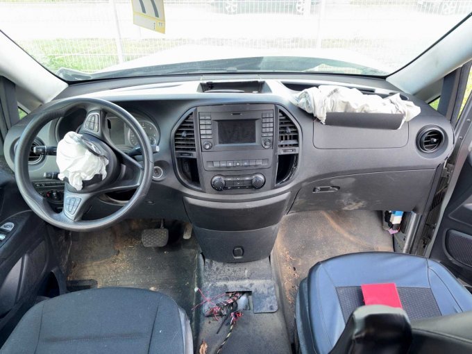 1 Mercedes-Benz MB Vito Tourer 116 CDI RWD kompakt Pro (639/2 447) *Unfallschaden* – foto 15 – kavel bij Zoll-Auktion, Stuttgart