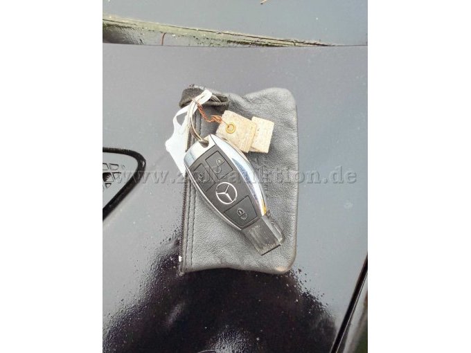 Fahrzeugschlüssel einmal (1) vorhanden