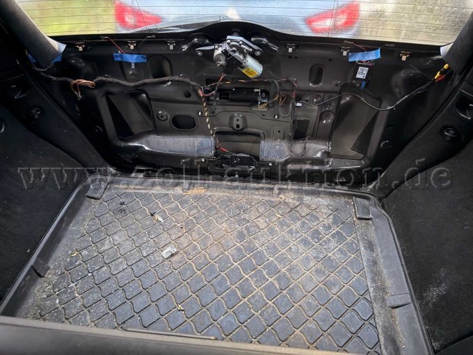 Heckklappenblende fehlt