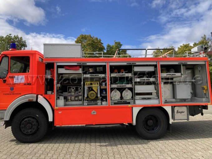 Fahrerseite geöffnet
Verkauf ohne Inhalt