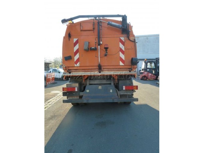 Hinten