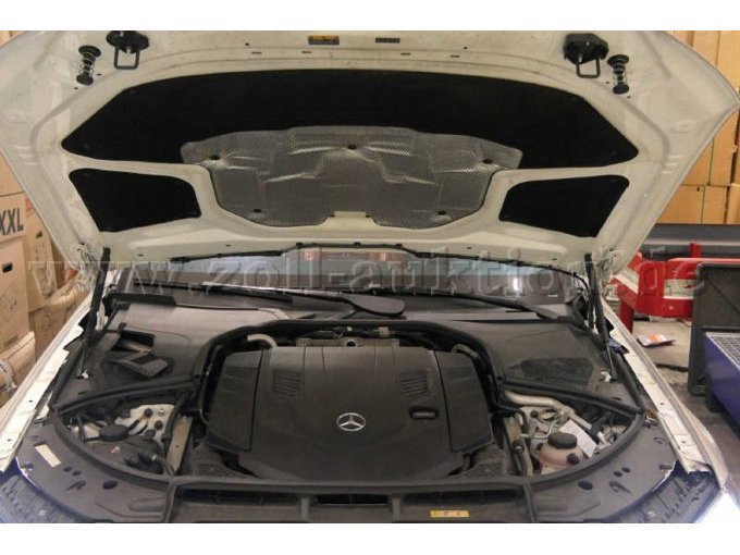 Ansicht Motorhaube geöffnet