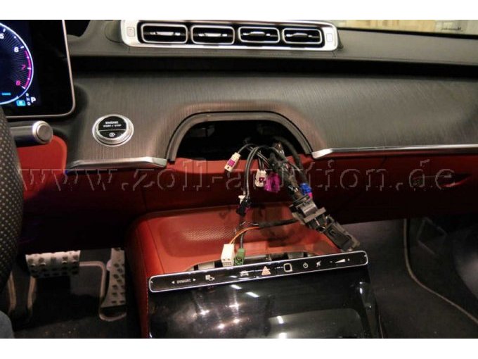 Ansicht ausgebautes Konsolenfach