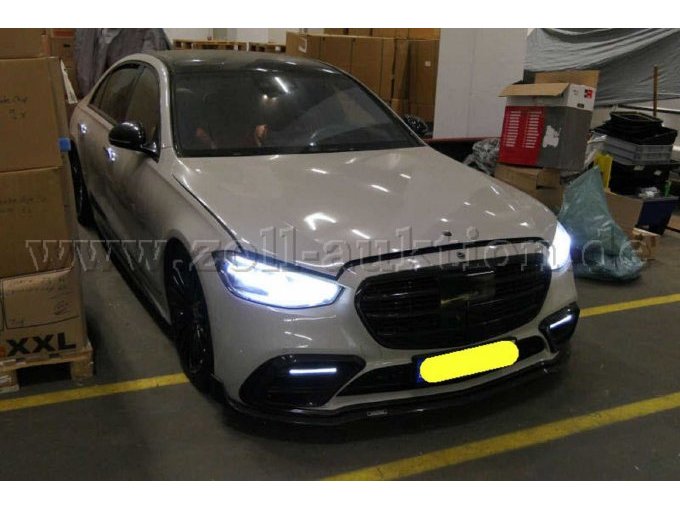 Vorderansicht rechtseitig