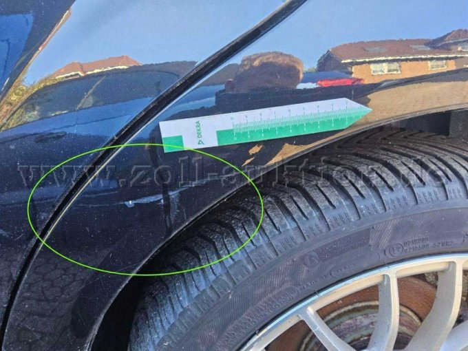 Seitenteil hinten links verschrammt