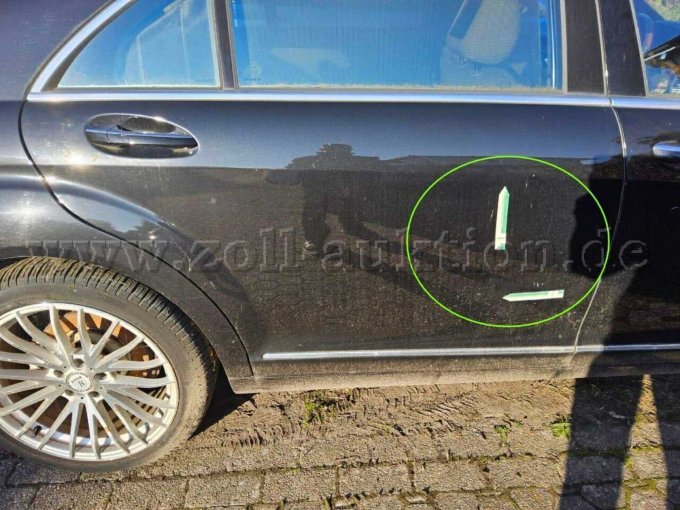 Tür hinten rechts verschrammt
