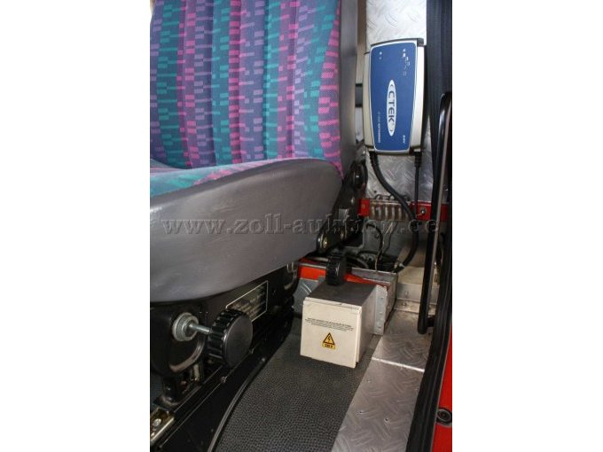 1 Mercedes-Benz, Sonderfahrzeug – Löschfahrzeug LF8/6, Typ 814 F – foto 18 – kavel bij Zoll-Auktion, Tiefenbach