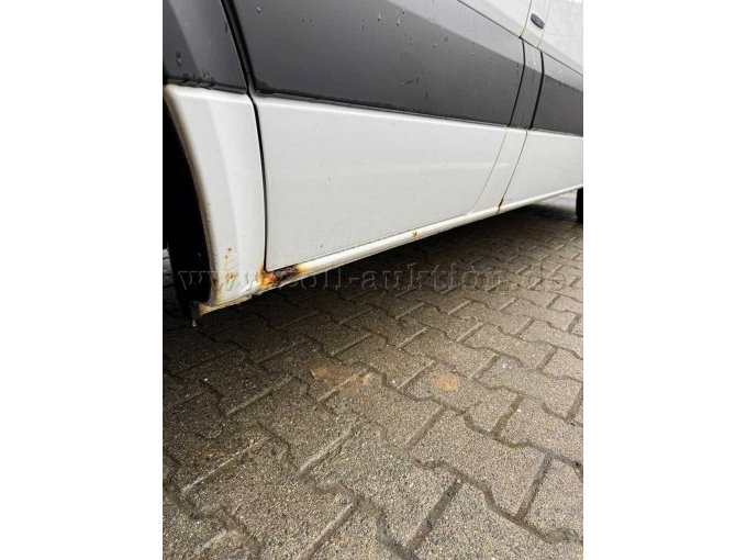 Schweller Fahrerseite etwas Rost