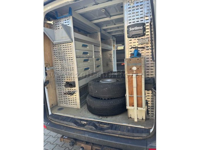 Einbauten verbleiben im Fahrzeug Reifen Alt Felgen gut erhalten