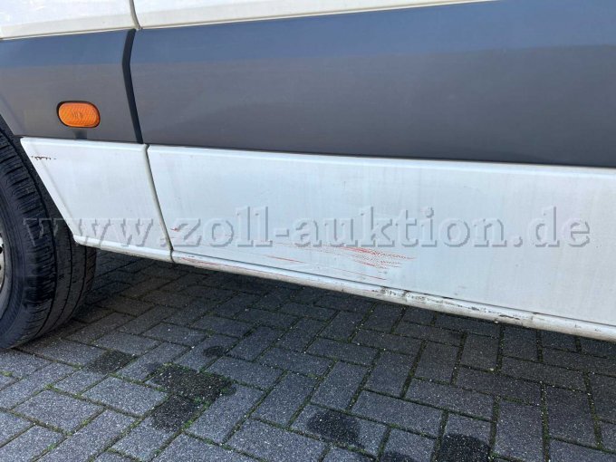 Schaden seitl. Stoßfänger, Fahrerseite