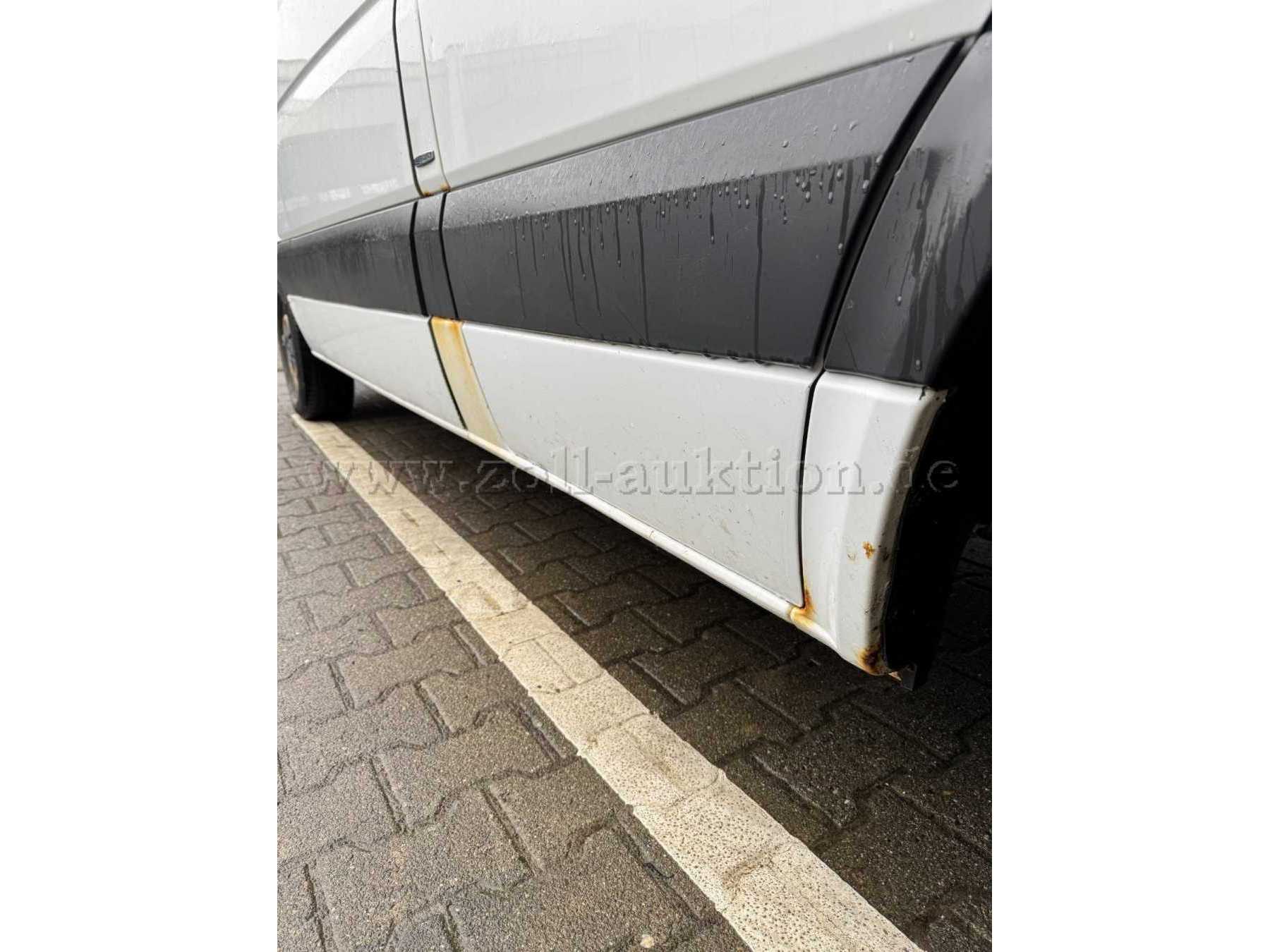 Schweller Beifahrerseite
etwas Rost