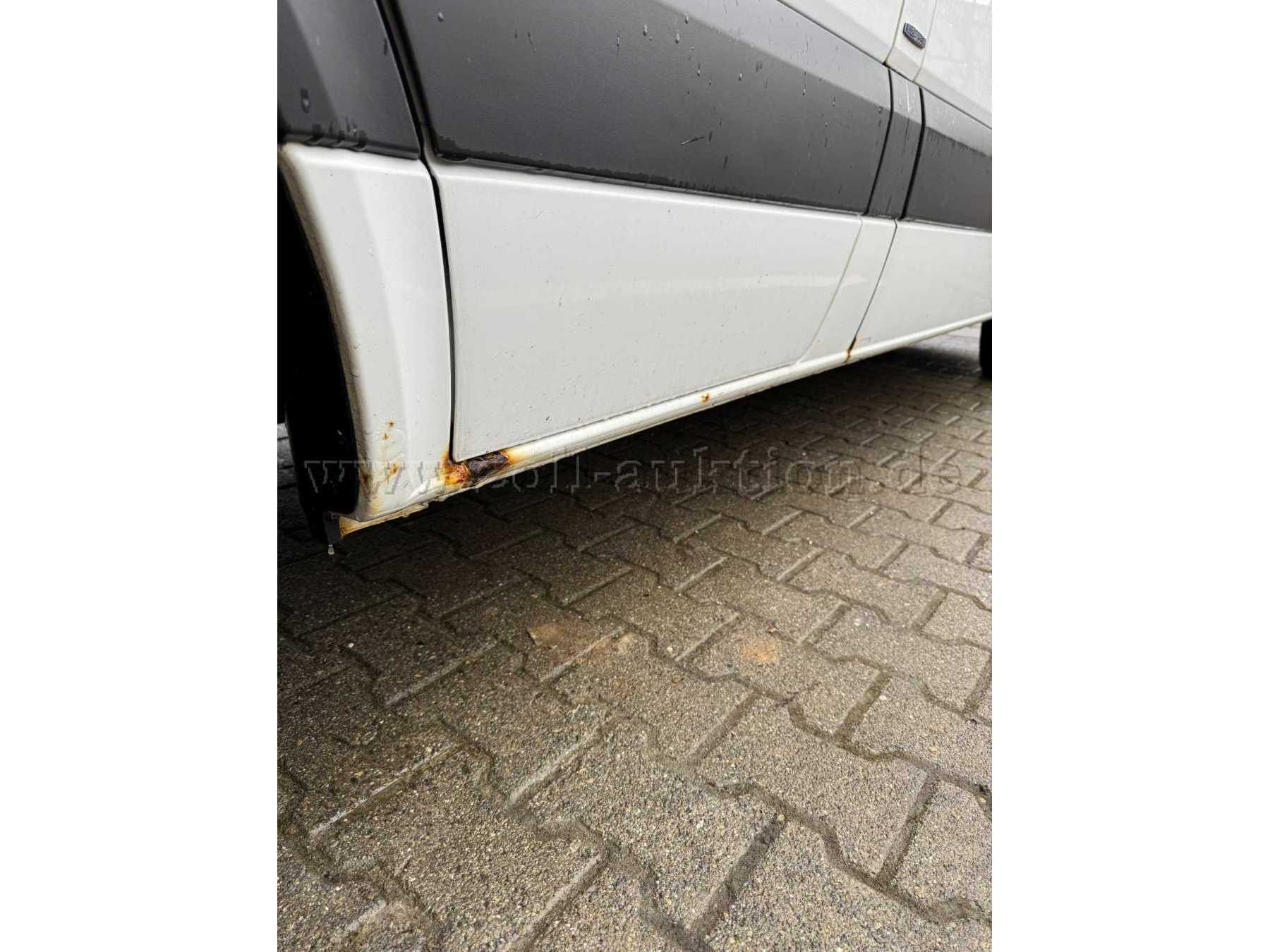 Schweller Fahrerseite etwas Rost