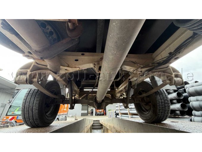 M-Benz Sprinter Detailansicht Unterboden 1