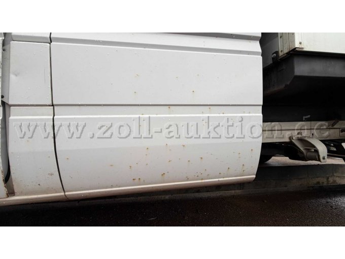 M-Benz Sprinter Detailansicht Rostschaden linke Fahrzeugseite