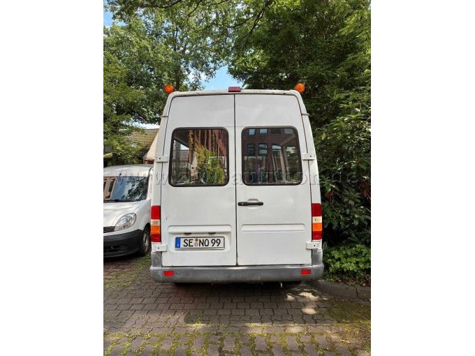 Hinten (geschlossen)