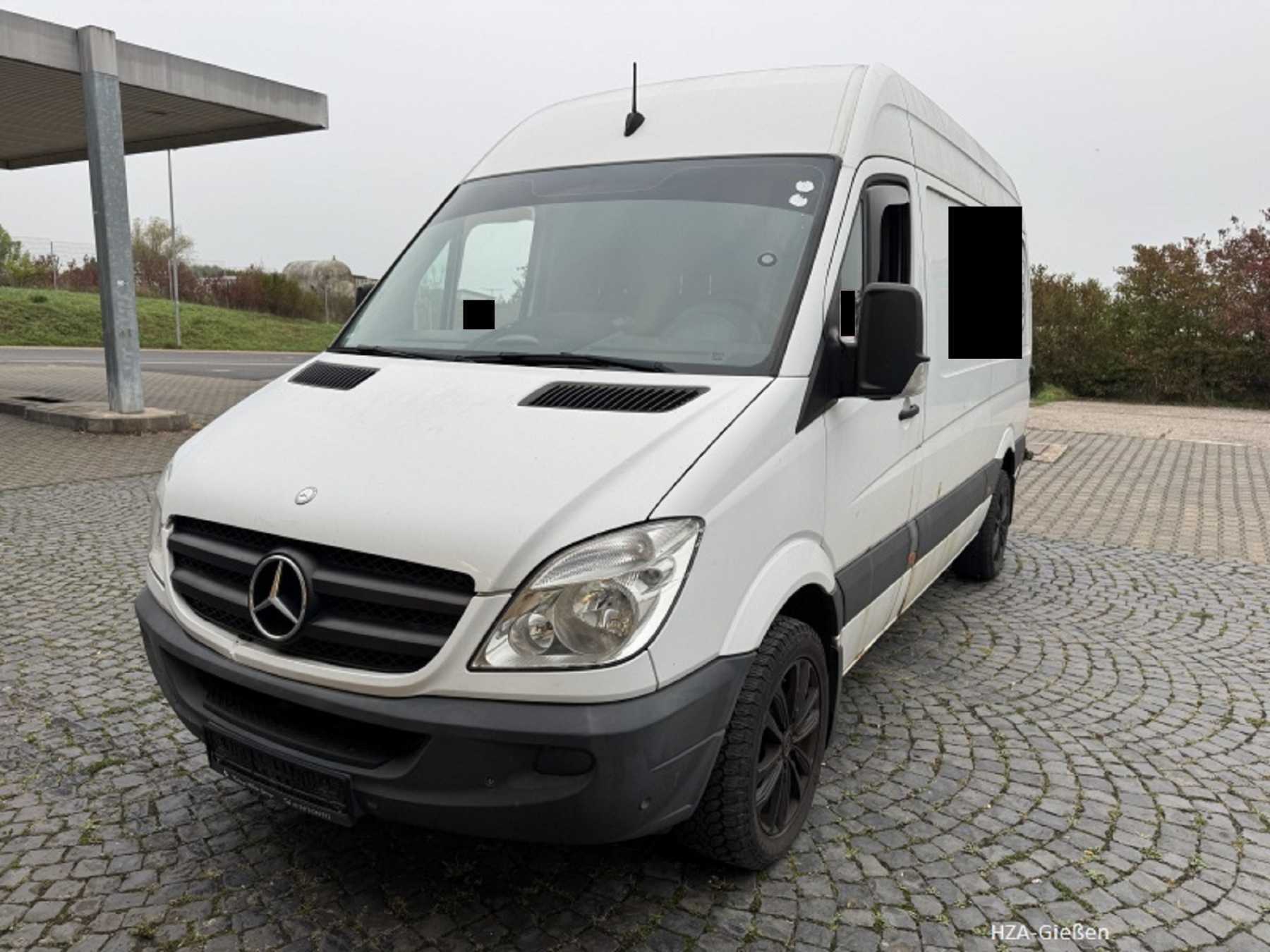 Mercedes Sprinter von vorne