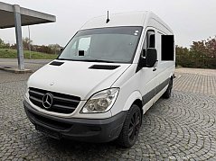 Mercedes Sprinter von vorne