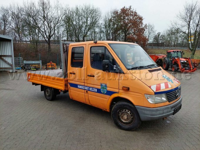 Seitenansicht schräg rechts