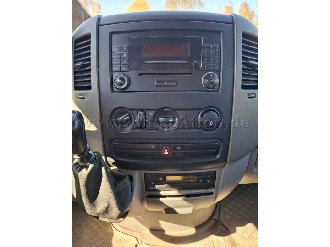 Mittelkonsole mit Fahrtenschreiber