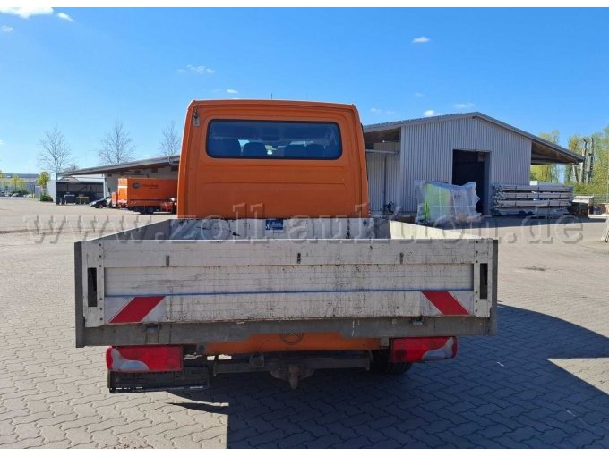 Heckansicht mit Anhängekupplung