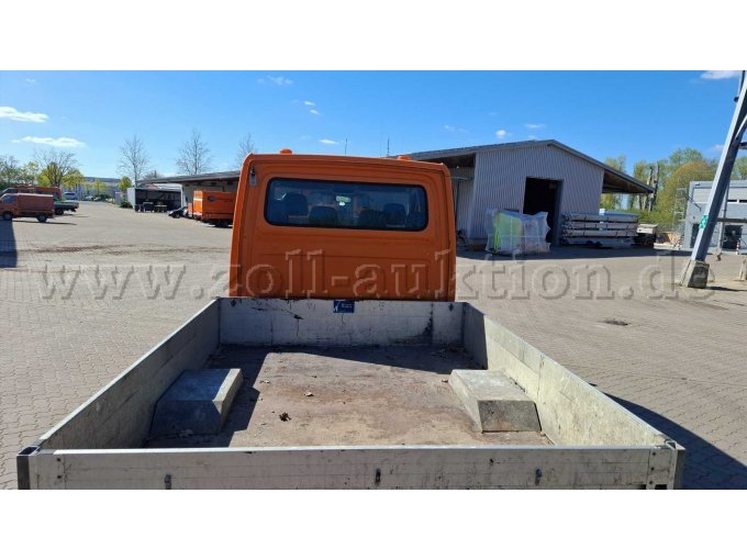 Heckansicht mit Ladefläche