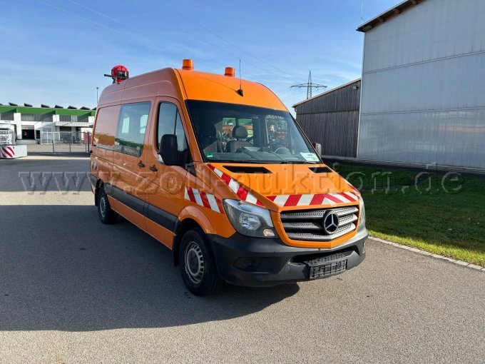 Fahrzeug vorne rechts