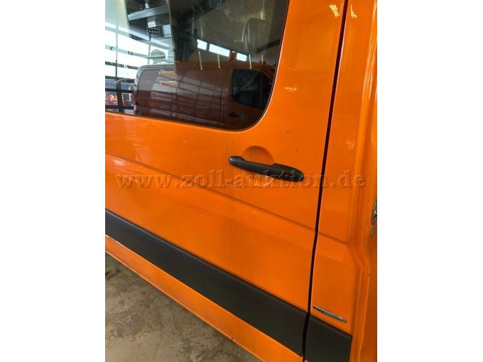 Lackierung und Beschädigungen an Fahrertüre