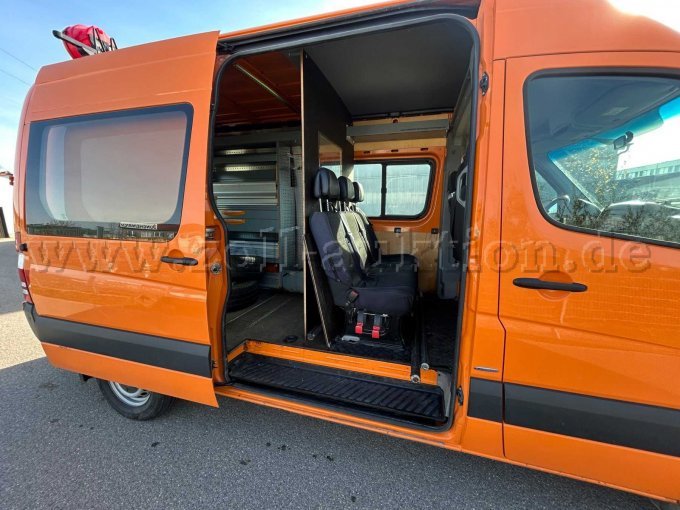 Fahrzeuginnenraum - Schiebetüre