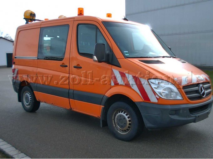 Fahrzeug vorne rechts