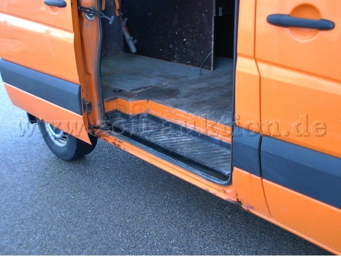 Fahrzeug - Einstieg Schiebetüre rechts und Rost an der Schiebetüre