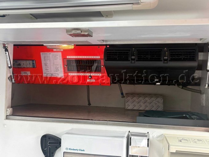 1 Mercedes-Benz Sprinter 416 CDI Rettungstransportwagen – foto 11 – kavel bij Zoll-Auktion, Lennestadt
