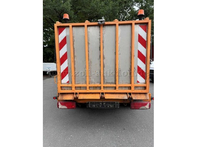 Hinten