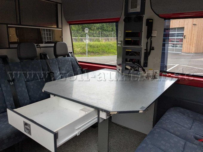 Arbeitstisch mit Schublade