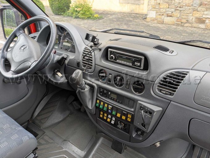 Cockpit-Gesamtansicht