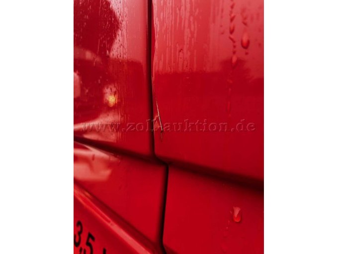 Delle mit Lackschaden - vorne links
