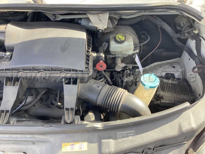 Nahansicht Motorraum rechts