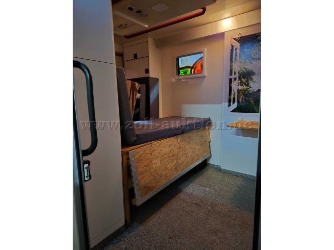 Innenraum Wohnkabine aus Sicht der Seitentür