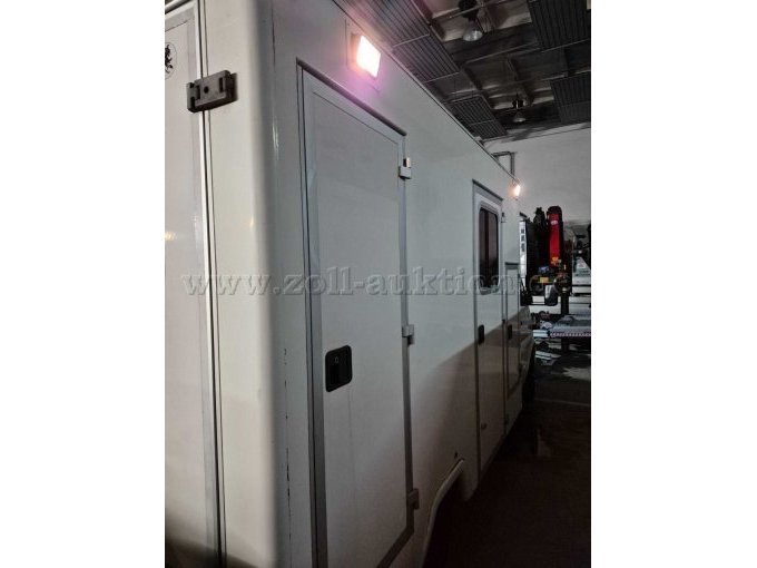 Außenbeleuchtung funktionstüchtig rechts