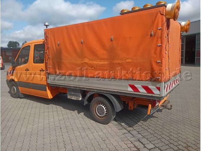 Fahrzeug von hinten links