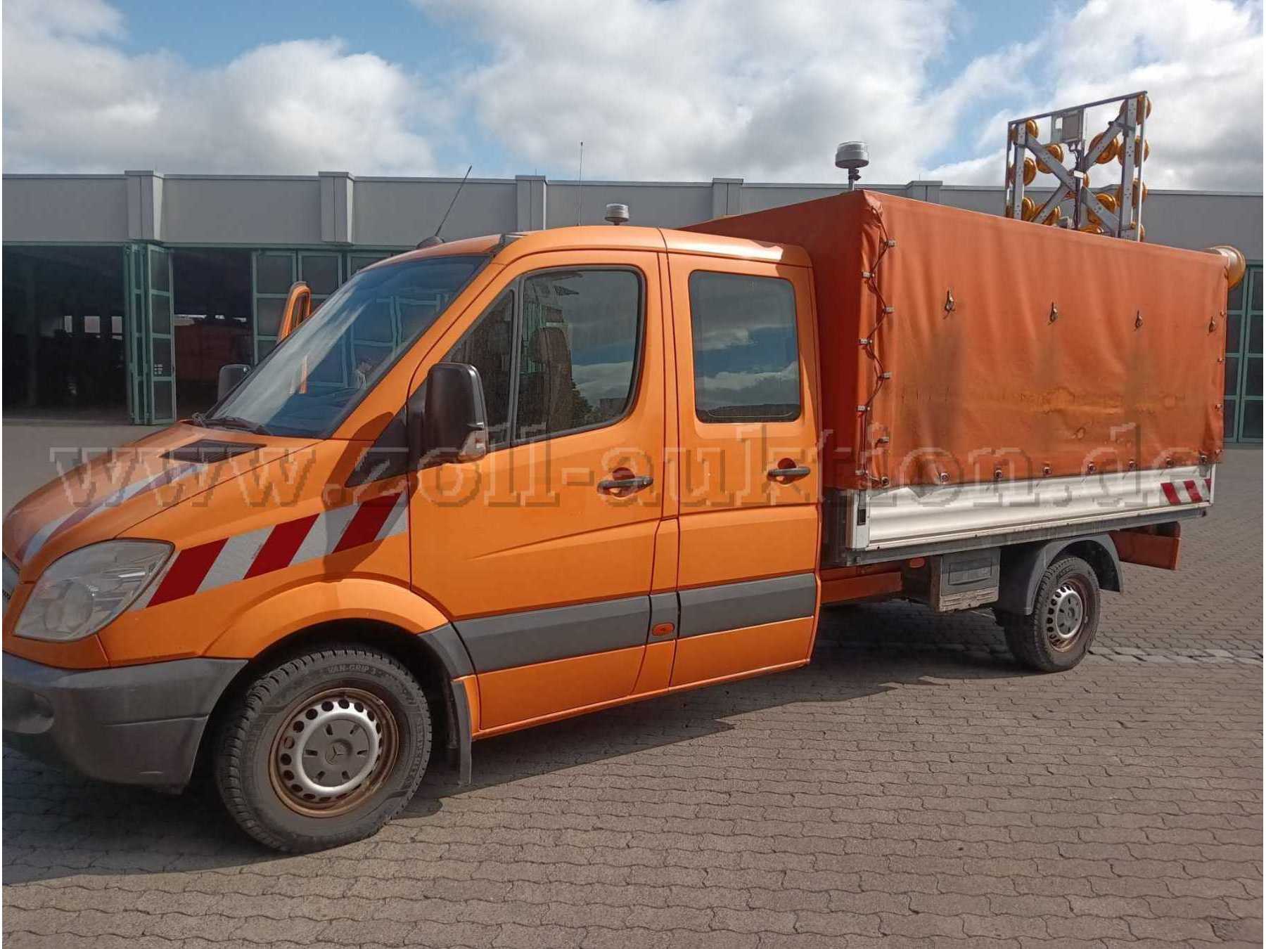 Fahrzeug von vorn links