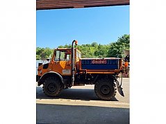 Fahrzeug links