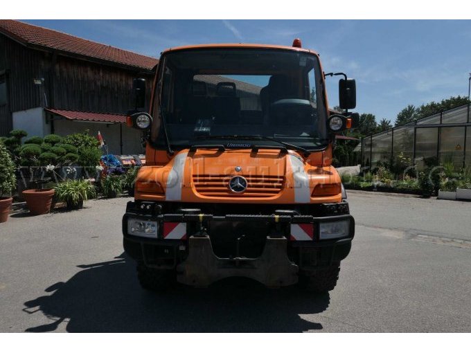 Mercedes-Benz Unimog U 290