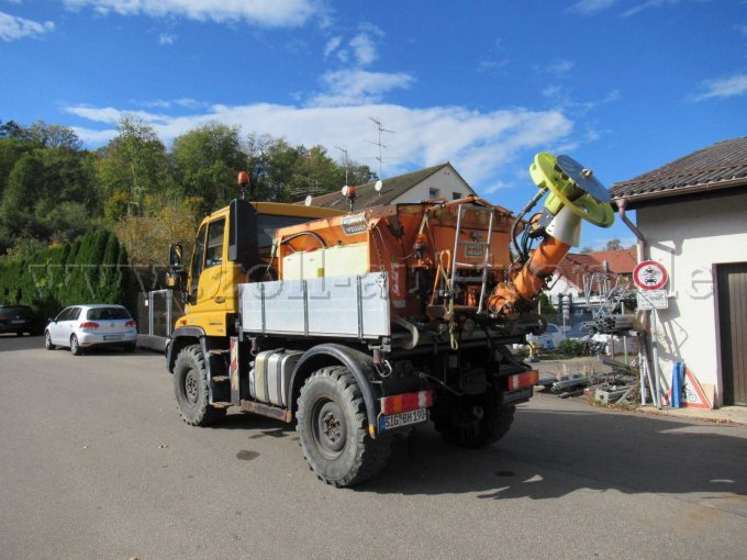 Unimog seitlich