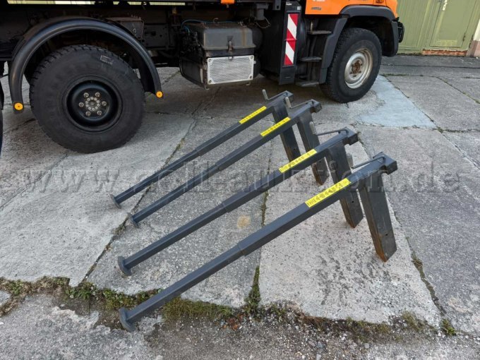 1 Mercedes-Benz Unimog U 290 mit GMEINER Streuautomat und BEILHACK Schneepflug – foto 17 – kavel bij Zoll-Auktion, Flöha