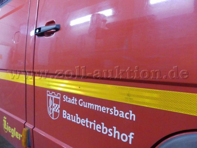 Eindellung in der Tür vorne rechts