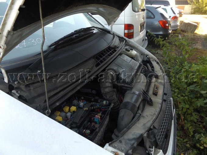 Motorhaube geöffnet